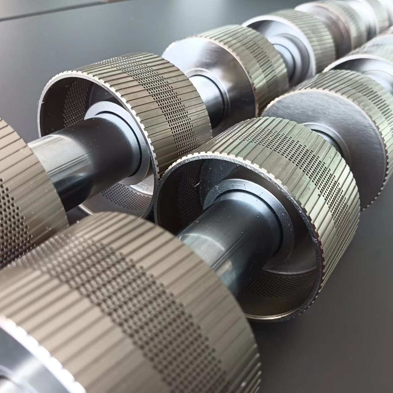 Ultra-Precision Non-Mechanical Roller